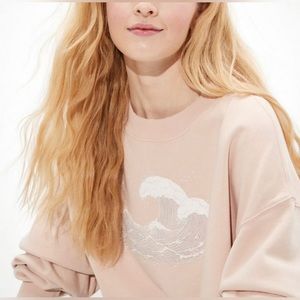 American Eagle Outfitters | Oversized Light Pink Crewneck with Wave Graphic